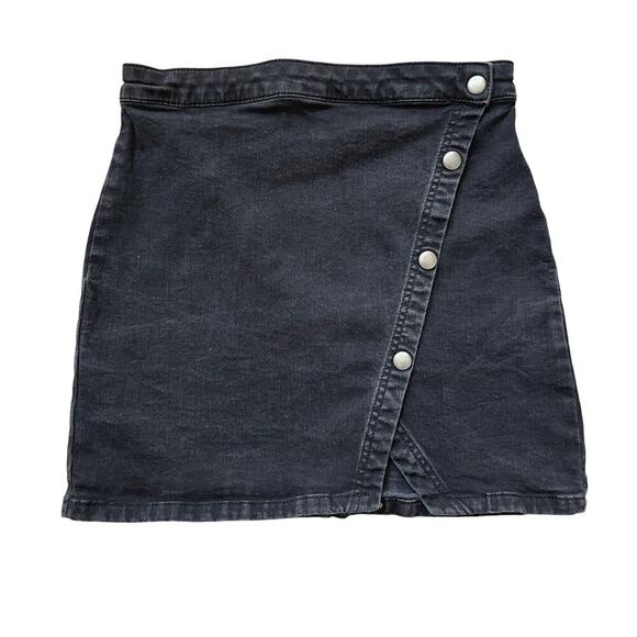 We The Free 8 Black Denim Mini Skirt | Snap Front Detail, Y2K Grunge Vibes - Picture 1 of 6